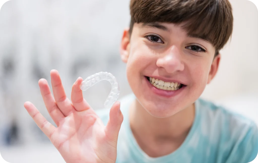 orthodontie adolescents mandelieu la napoule aligneurs Aligneurs transparents Dr Mathelin Christel | Orthodontiste Mandelieu-la-Napoule